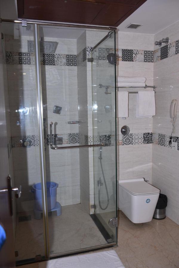 Hotel Meadows Varanasi Eksteriør billede