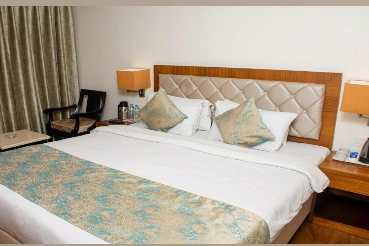 Hotel Meadows Varanasi Eksteriør billede