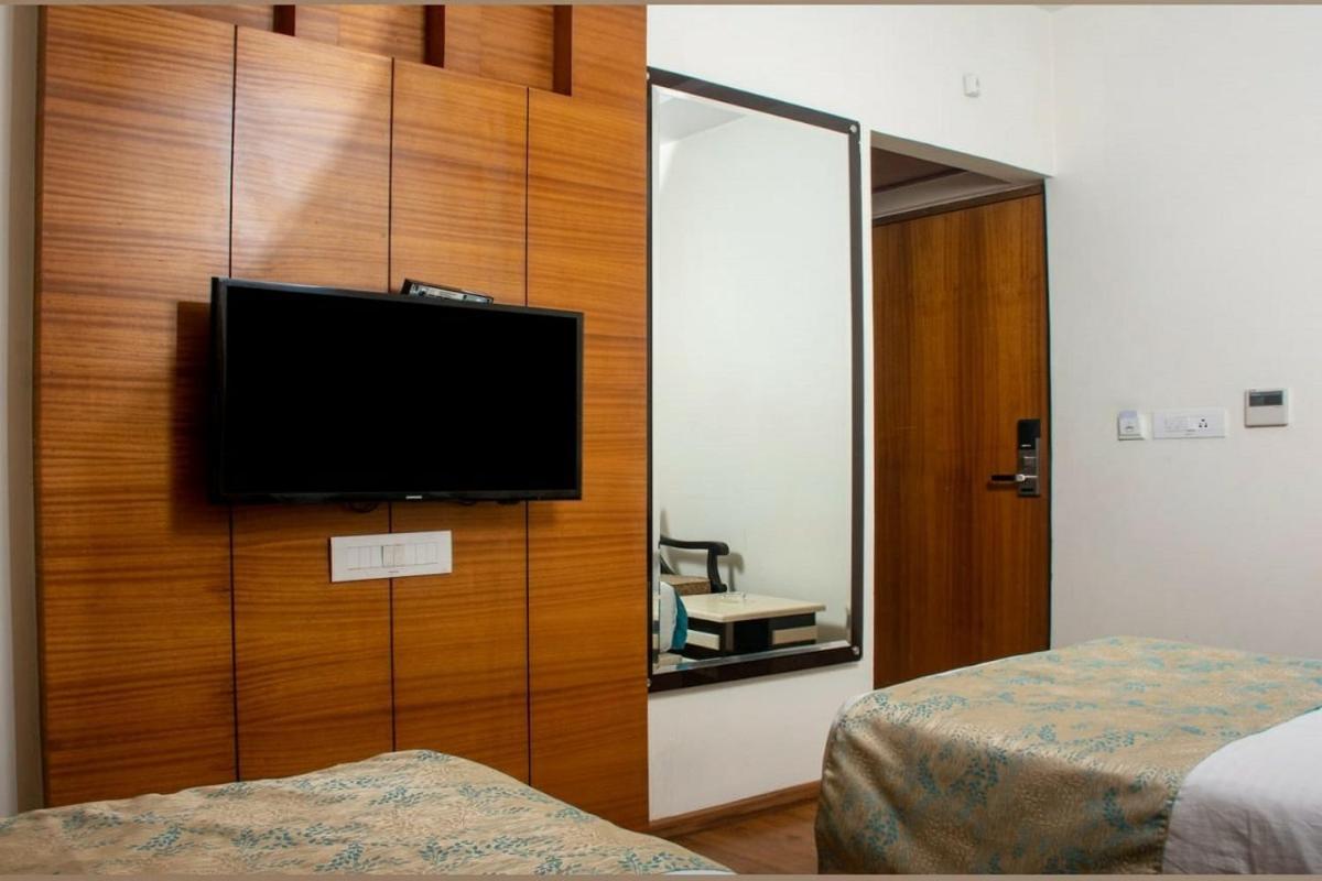 Hotel Meadows Varanasi Eksteriør billede