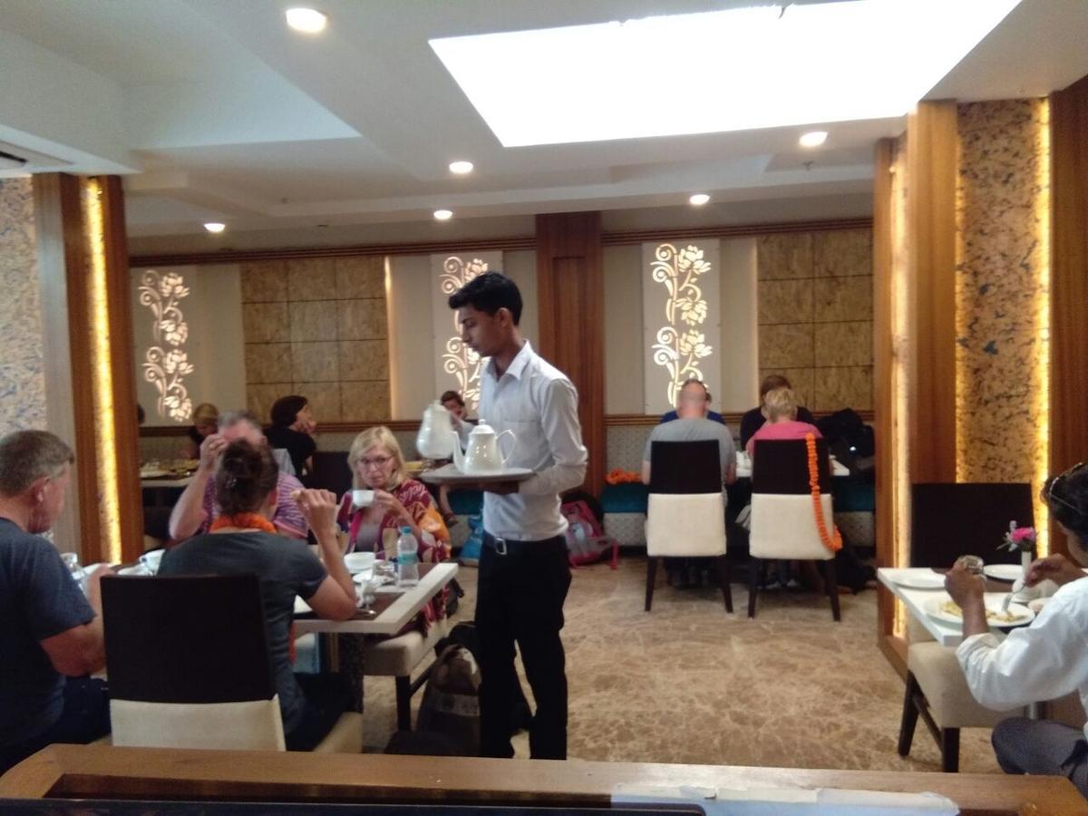 Hotel Meadows Varanasi Eksteriør billede